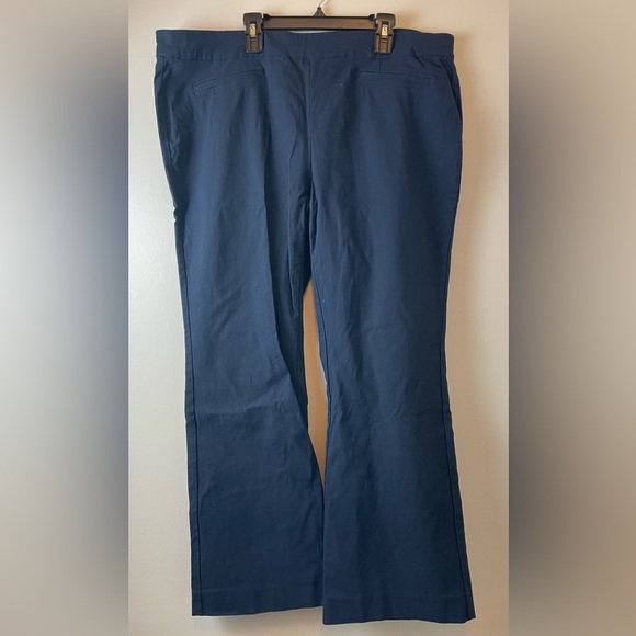 Michel Studio Collection Versatile Alexa Pull On Dress Pants in Navy, Size 18P - Picture 1 of 5